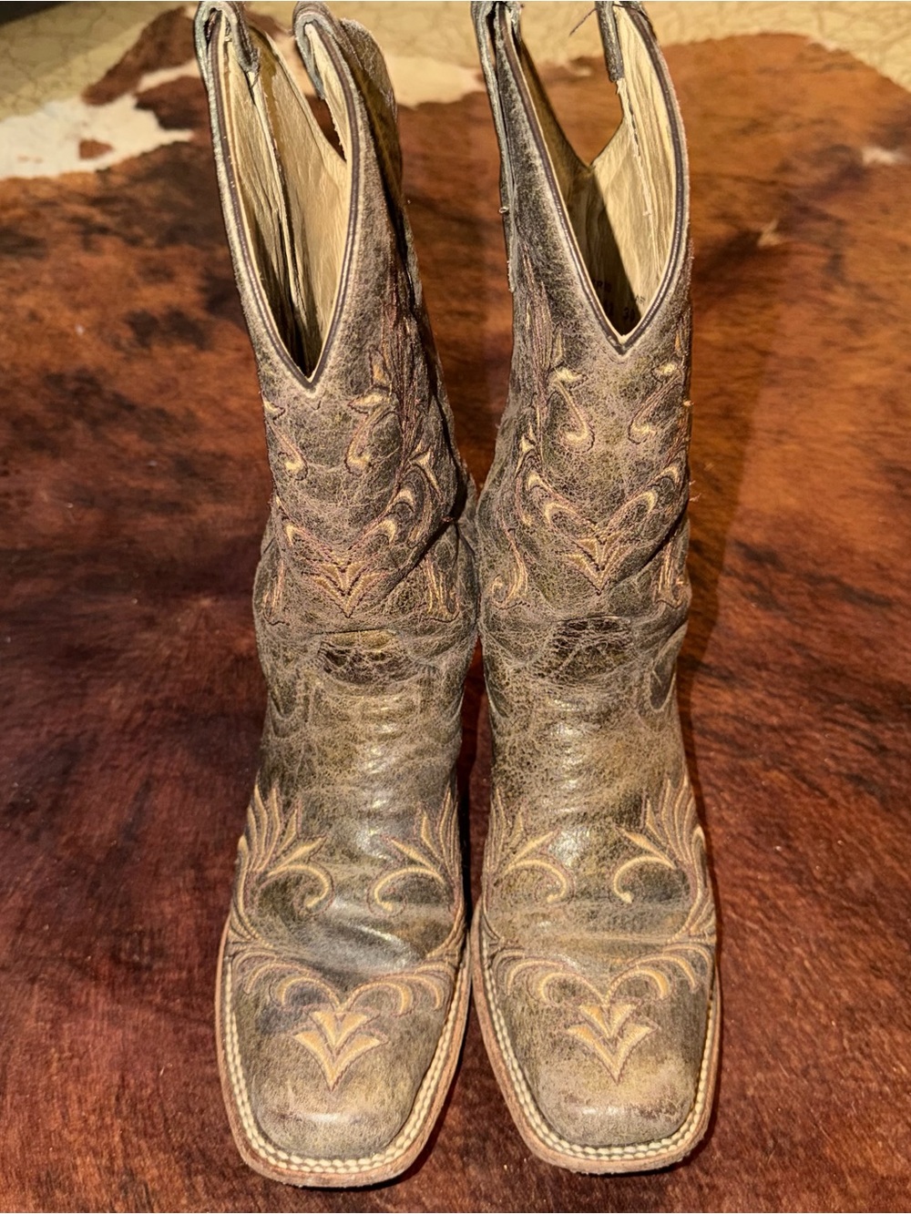 Women's Circle G Distressed Brown Embroidered Western Boots